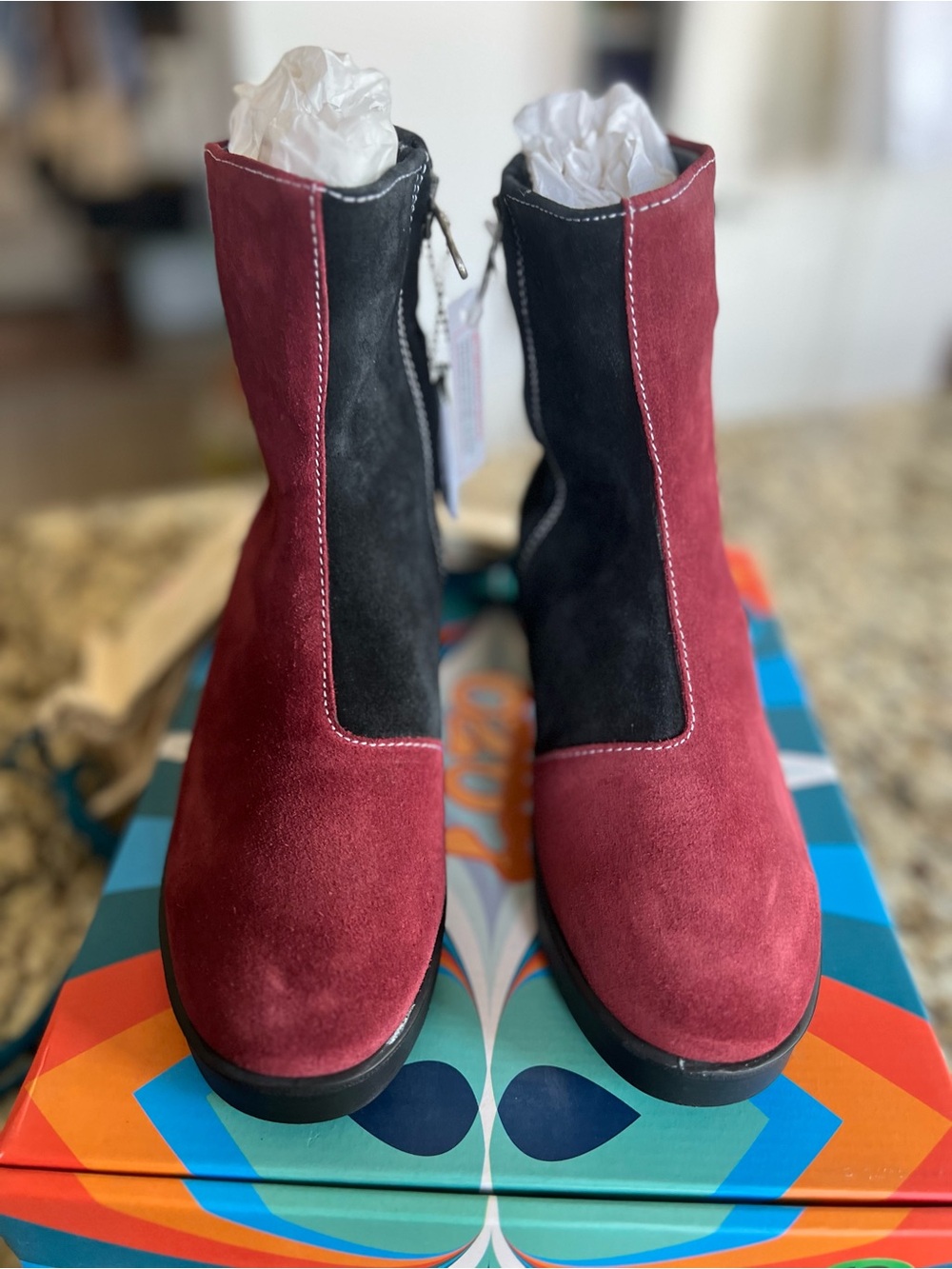 NIB Lazo Siren Two-Tone Suede Ankle Booties in Burgundy and Black 5
